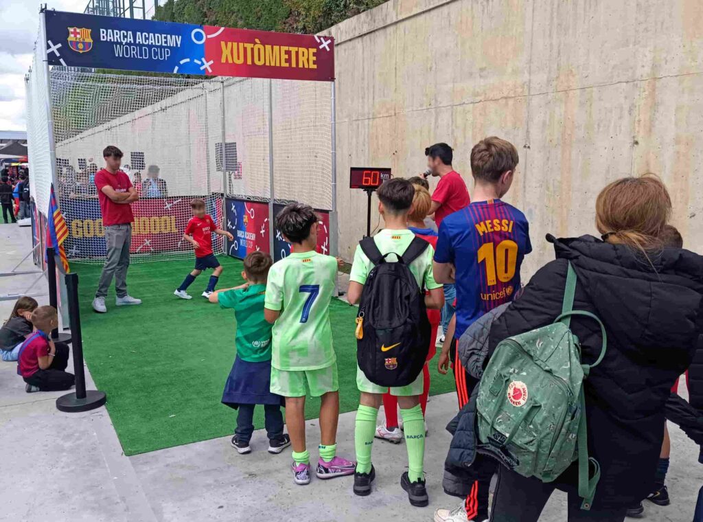 Chutómetro personalizado en una fanzone de fútbol
